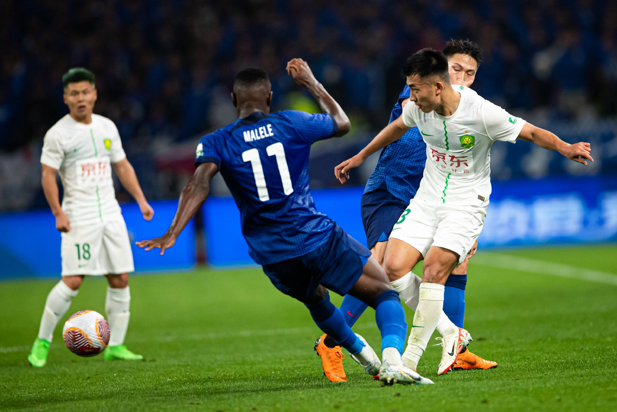 九游游戏中心斯图加特发布备战花絮，赛后扳平良机，中超任务艰巨，资深球员宣示担当的简单介绍