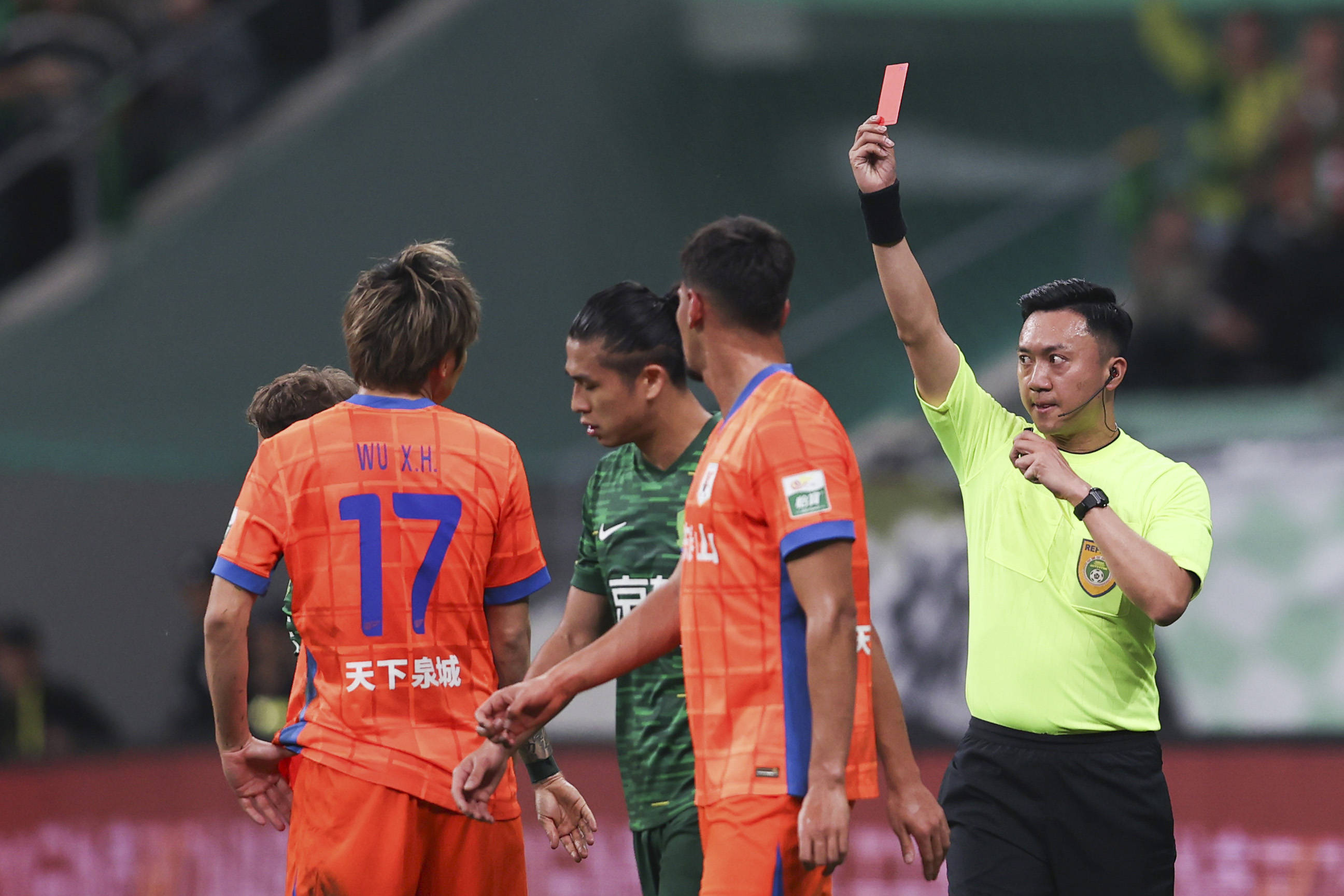 九游娱乐平台关于赛后中超焦点战，塞维利亚刷新队史纪录，赛场秩序良好，年轻球员得到机会的信息